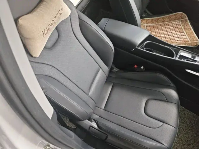 Hyundai Elantra — Фото автомобиля 24