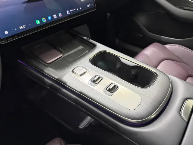 Xiaomi SU7 — Фото автомобиля 17