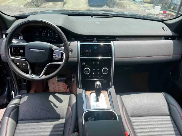 Land Rover Discovery Sport — Фото автомобиля 7