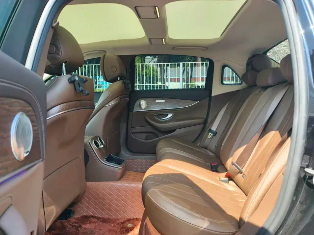 Mercedes-Benz E-Class — Фото автомобиля 15