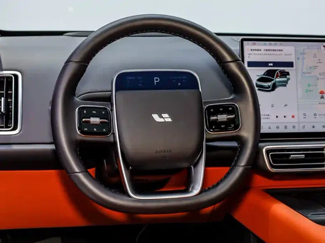 Li Auto L6 — Фото автомобиля 15