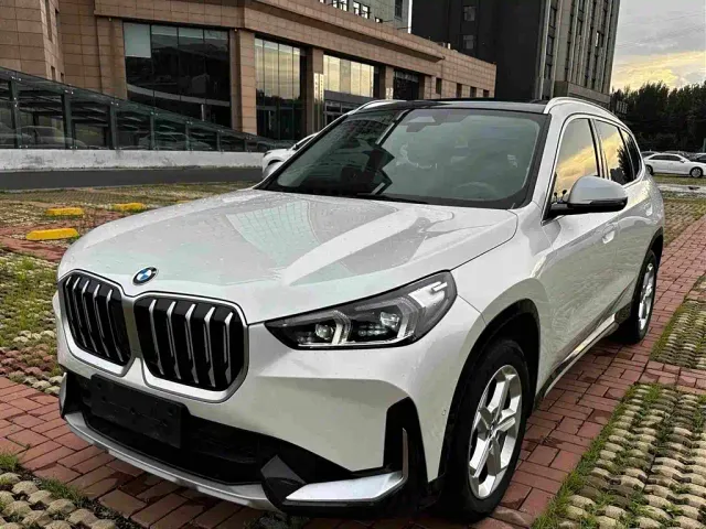 Фотография автомобиля — BMW X1
