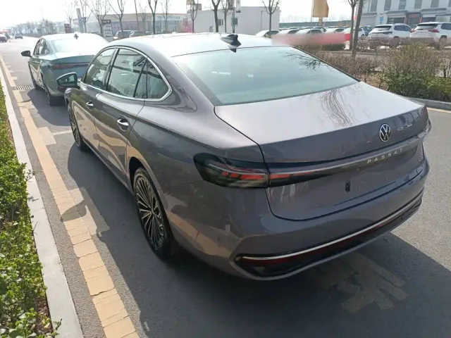 Volkswagen Passat — Фото автомобиля 22