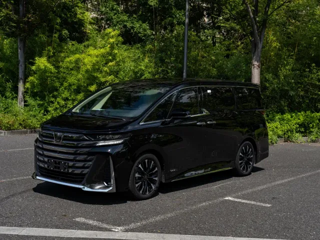 Фотография автомобиля — Toyota Vellfire