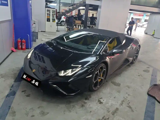 Фотография автомобиля — Lamborghini Huracan