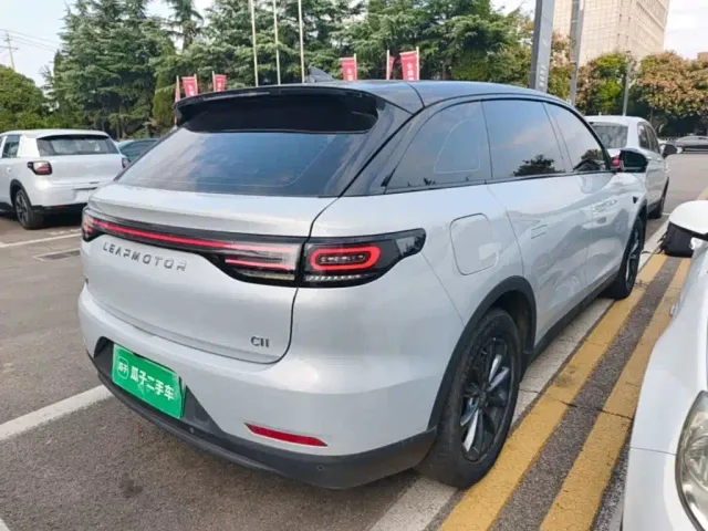 Leapmotor C11 — Фото автомобиля 6