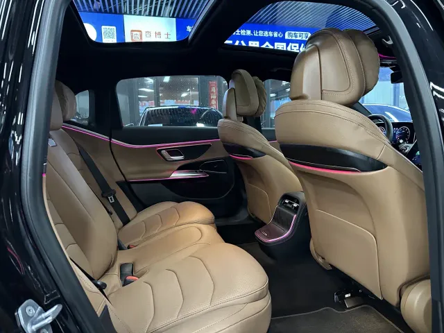 Mercedes-Benz E-Class — Фото автомобиля 10