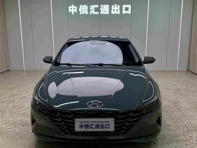 Hyundai Elantra — Фото автомобиля 3