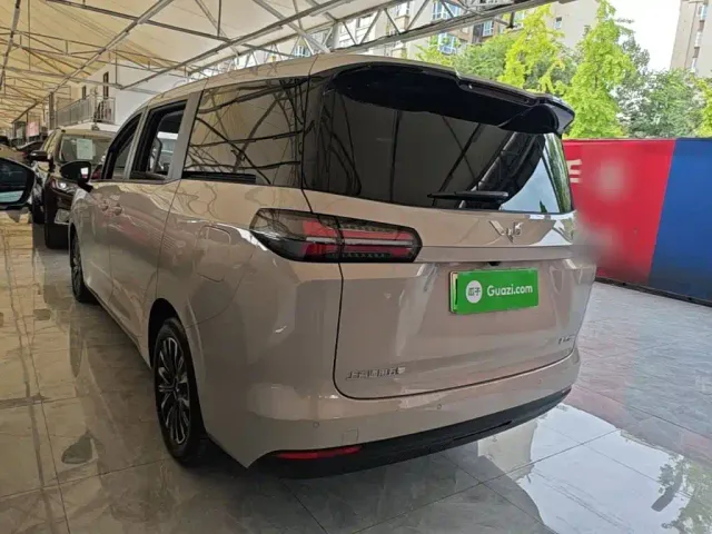 Wuling Starlight 730 — Фото автомобиля 4