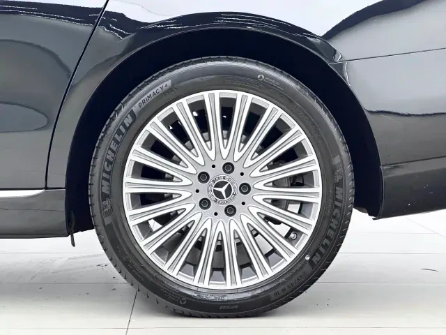 Mercedes-Benz E-Class — Фото автомобиля 15