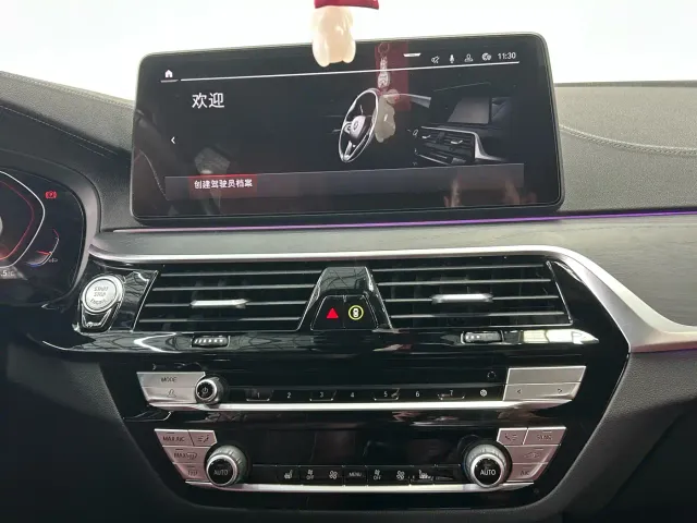 BMW 5 Series — Фото автомобиля 18