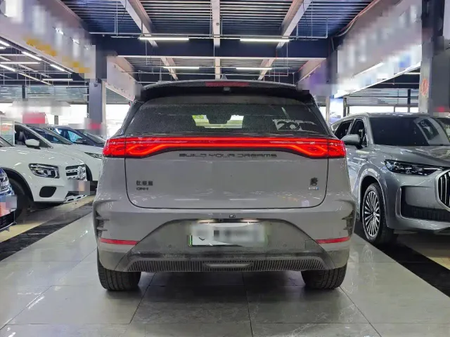BYD Tang — Фото автомобиля 5