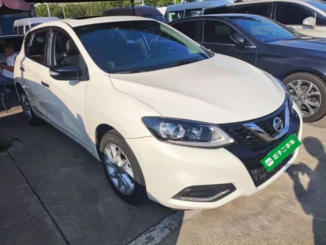 Nissan Tiida — Фото автомобиля 3