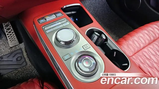 Genesis GV70 2.5T Бензин AWD — Фото автомобиля 9