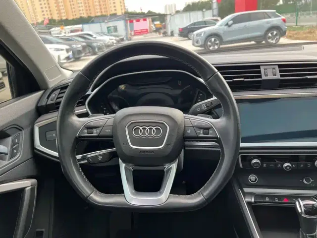 Audi Q3 — Фото автомобиля 14
