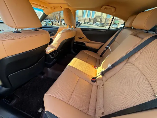 Lexus ES — Фото автомобиля 5