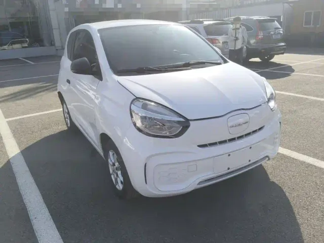 Roewe Clever — Фото автомобиля 3