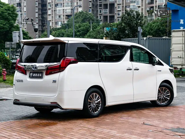 Toyota Alphard — Фото автомобиля 5