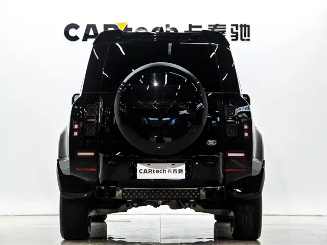 Land Rover Defender — Фото автомобиля 6