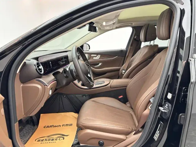 Mercedes-Benz E-Class — Фото автомобиля 8