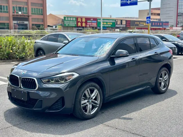 Фотография автомобиля — BMW X2