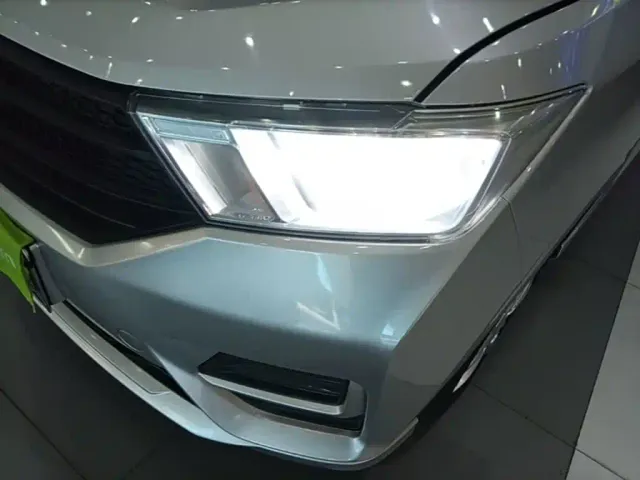 Wuling Hongguang — Фото автомобиля 23