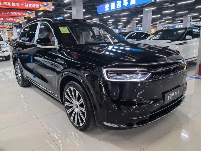 Aito M7 — Фото автомобиля 3