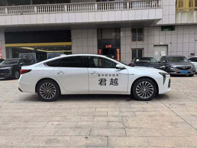 Buick LaCrosse — Фото автомобиля 6