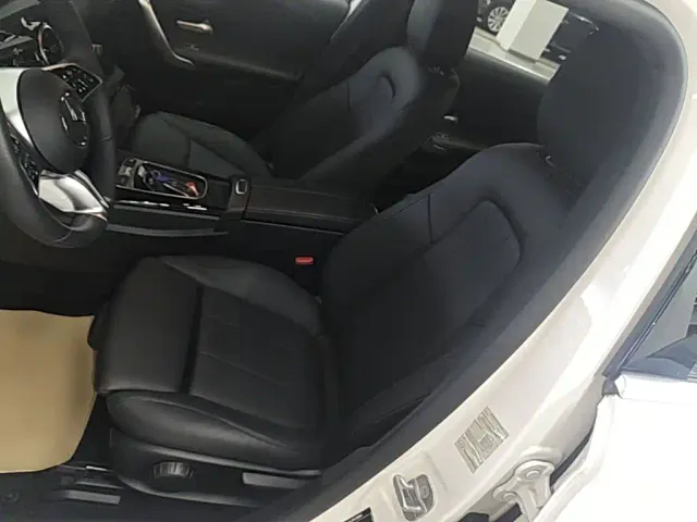 Mercedes-Benz A-Class — Фото автомобиля 14