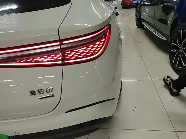 BYD Seal 07 DM-i — Фото автомобиля 7