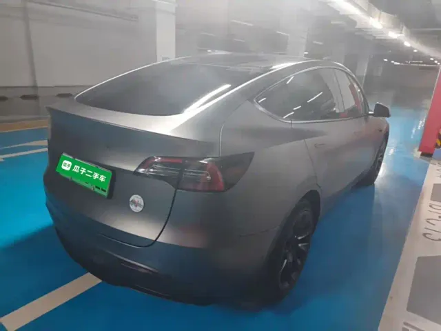 Tesla Model Y — Фото автомобиля 5