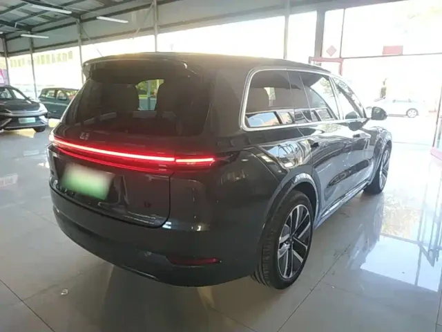 Li Auto L9 — Фото автомобиля 6
