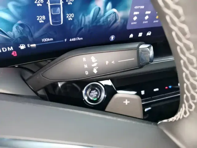 Buick Envision Plus — Фото автомобиля 13