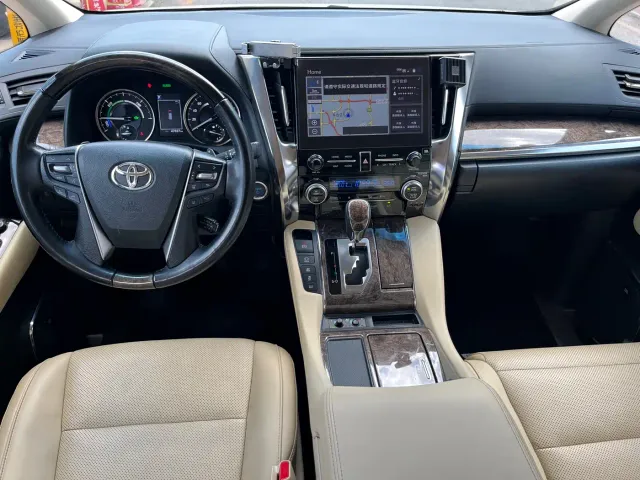 Toyota Vellfire — Фото автомобиля 24