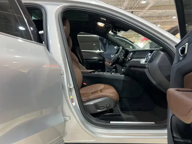 Volvo XC60 — Фото автомобиля 15