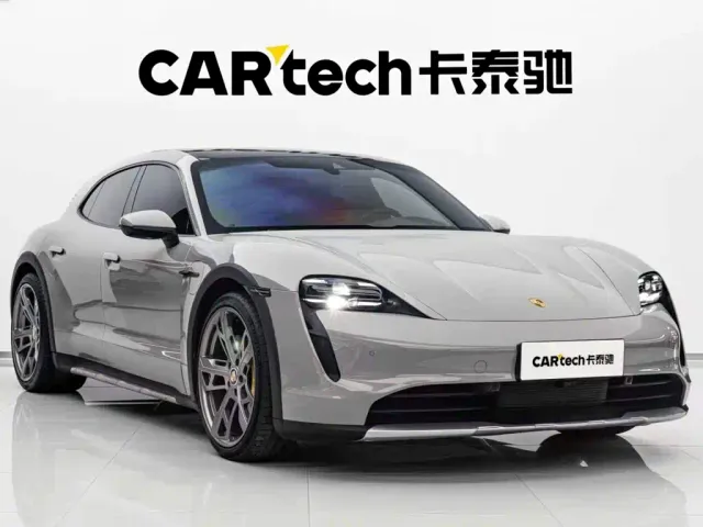 Porsche Taycan — Фото автомобиля 11