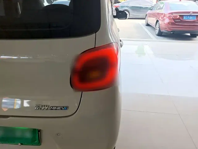 Wuling Hongguang Mini EV — Фото автомобиля 7
