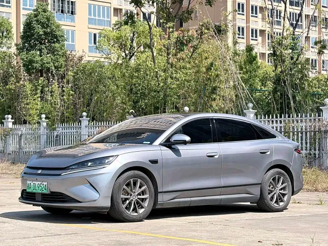 Фотография автомобиля — BYD Qin L