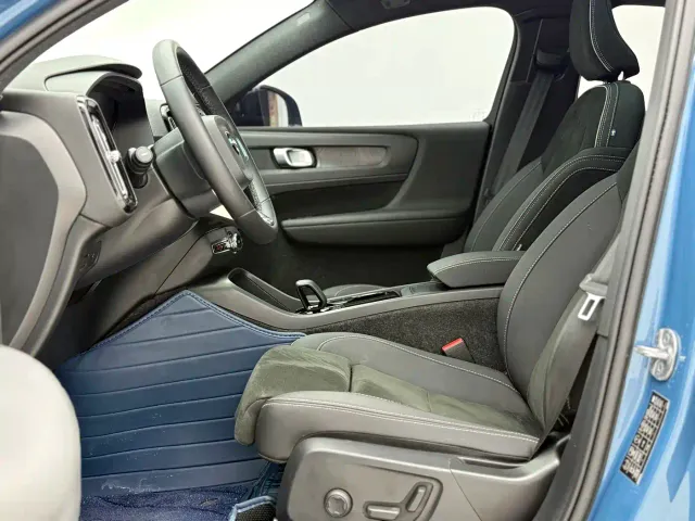 Volvo C40 — Фото автомобиля 5
