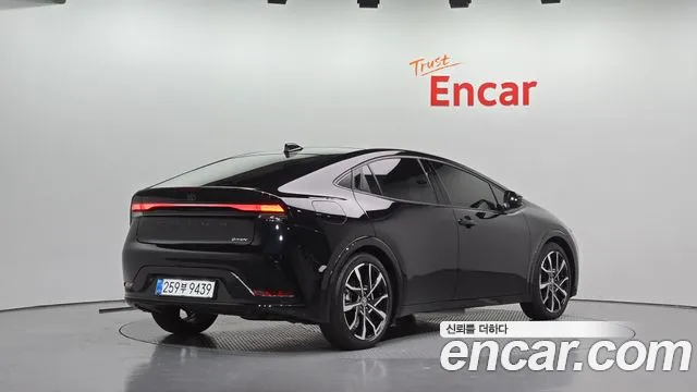 Фотография автомобиля — Toyota Prius Generation 5