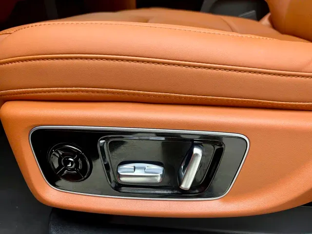 Li Auto L9 — Фото автомобиля 29