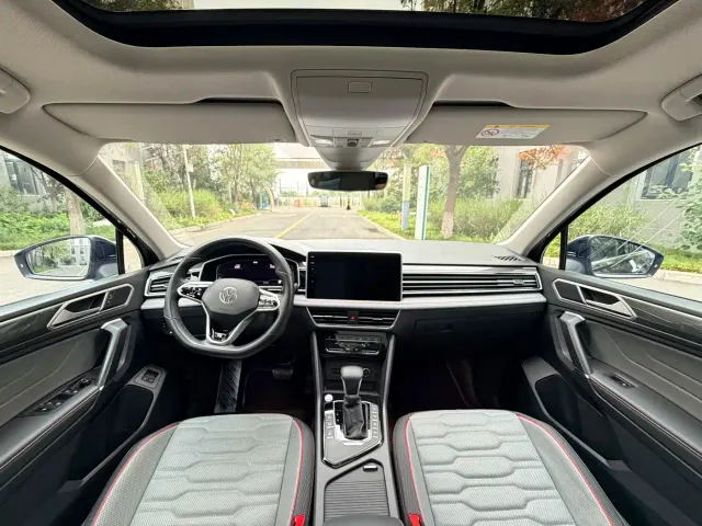 Volkswagen Tiguan L PHEV — Фото автомобиля 5