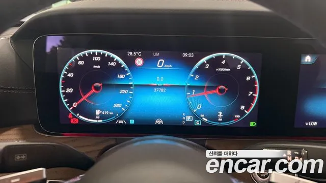 Mercedes-Benz E-Class — Фото автомобиля 8