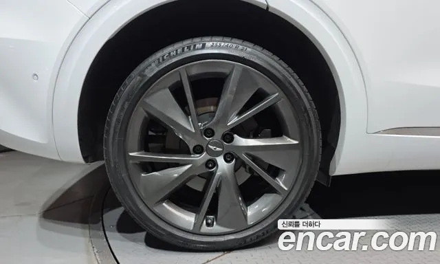 Genesis GV70 — Фото автомобиля 5