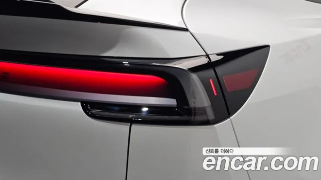 Tesla Model Y — Фото автомобиля 22