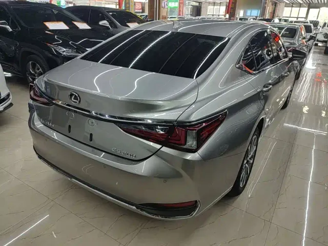 Lexus ES — Фото автомобиля 6