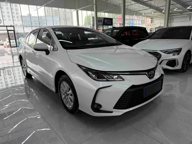 Toyota Corolla — Фото автомобиля 3