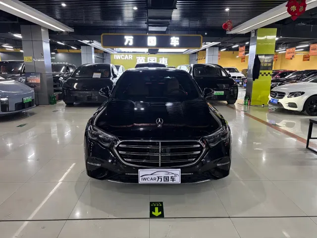 Mercedes-Benz E-Class — Фото автомобиля 2