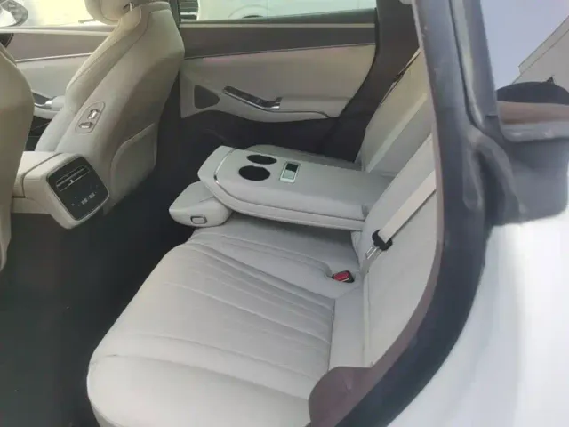 Denza Z9GT — Фото автомобиля 21