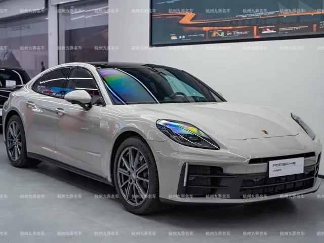 Porsche Panamera — Фото автомобиля 3
